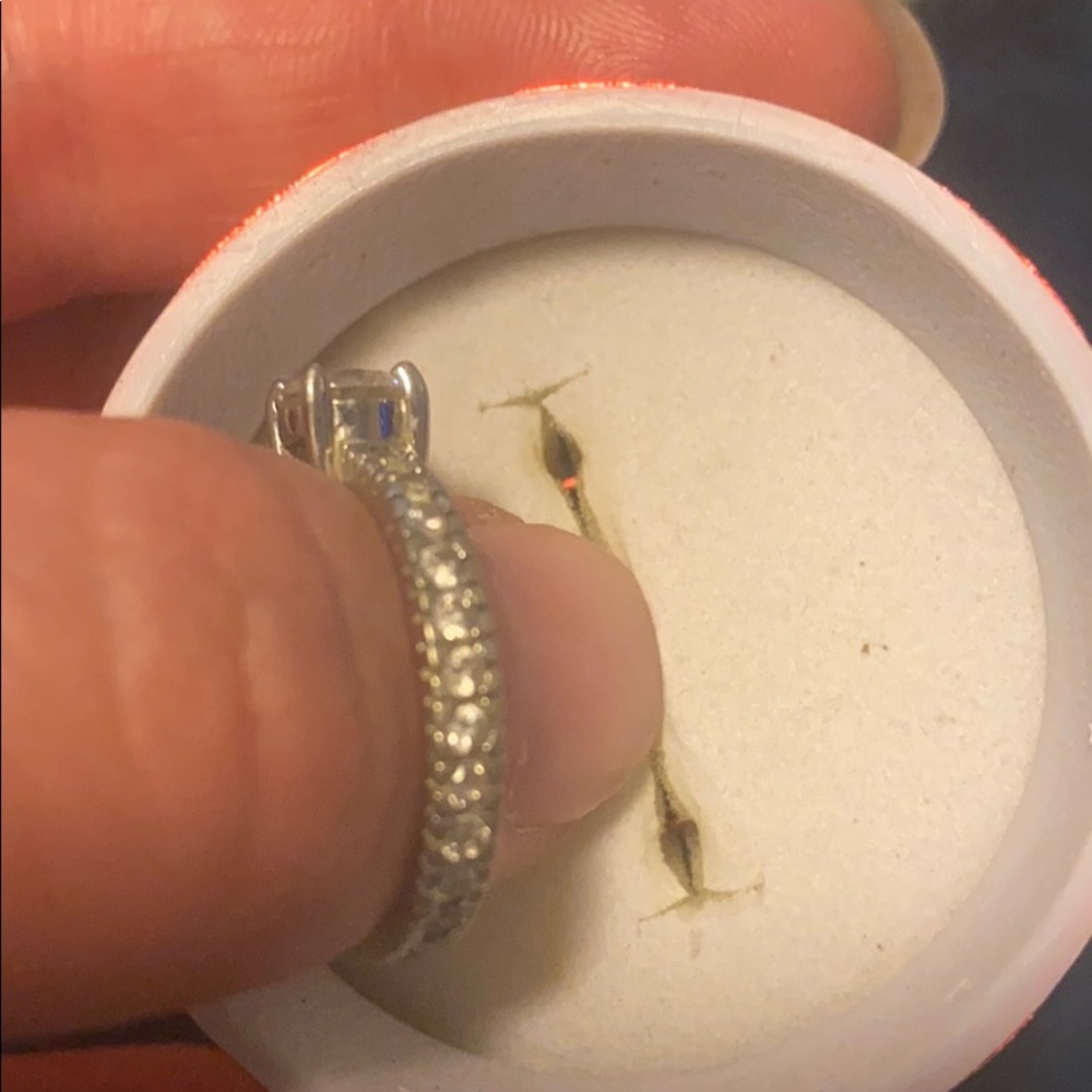Ring - Picture 2 of 5